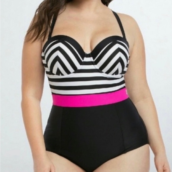 Bathing suit so cute but boobs are too big fit for a DDD or E - Picture 2 of 5